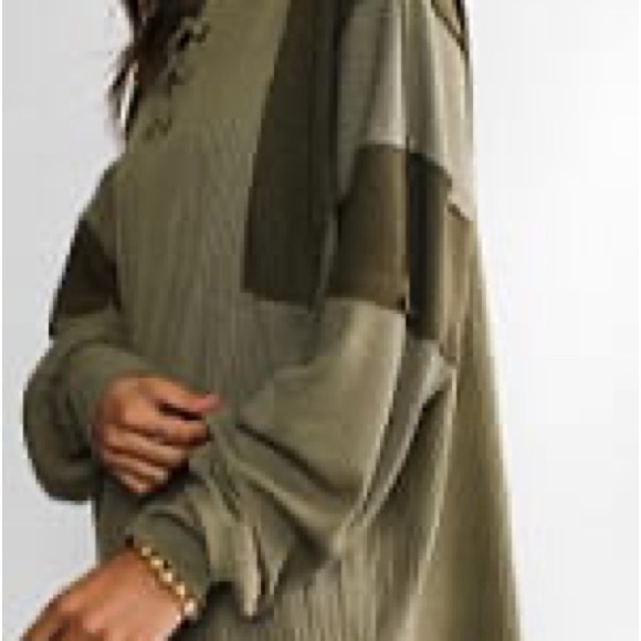 BKE Lace up pieced Waffle knit raw edge color block v-neck top-Olive - Picture 3 of 8